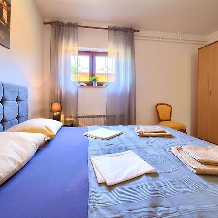 Apartment Bazina - Airconditioning, Parking, 500M From The Beach Krk Town Εξωτερικό φωτογραφία