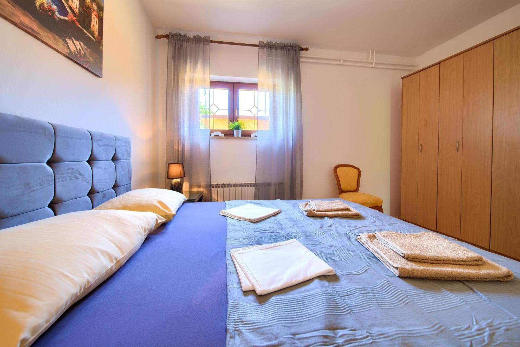 Apartment Bazina - Airconditioning, Parking, 500M From The Beach Krk Town Εξωτερικό φωτογραφία