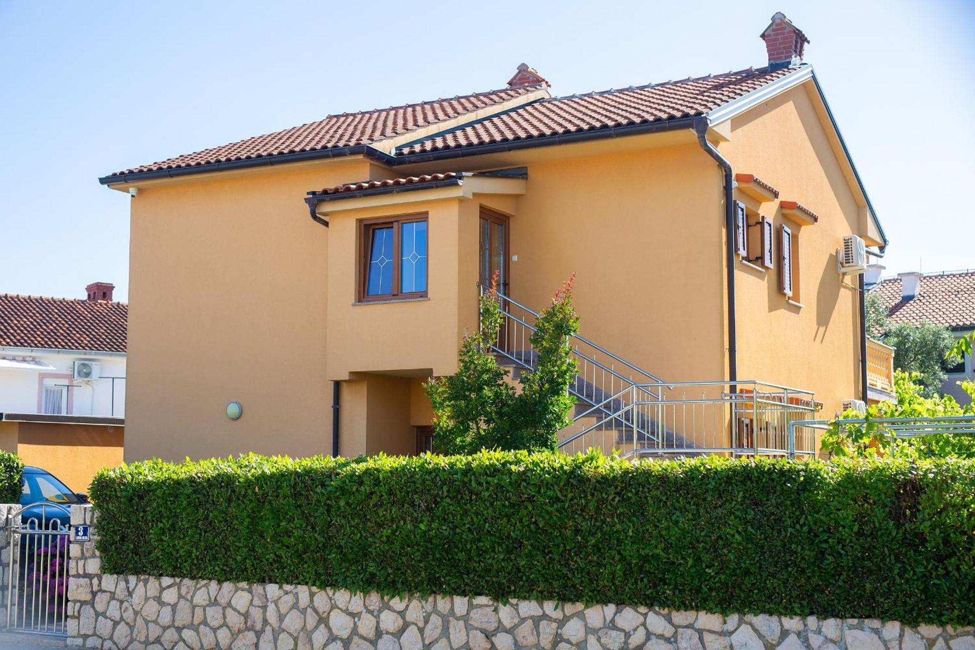 Apartment Bazina - Airconditioning, Parking, 500M From The Beach Krk Town Εξωτερικό φωτογραφία