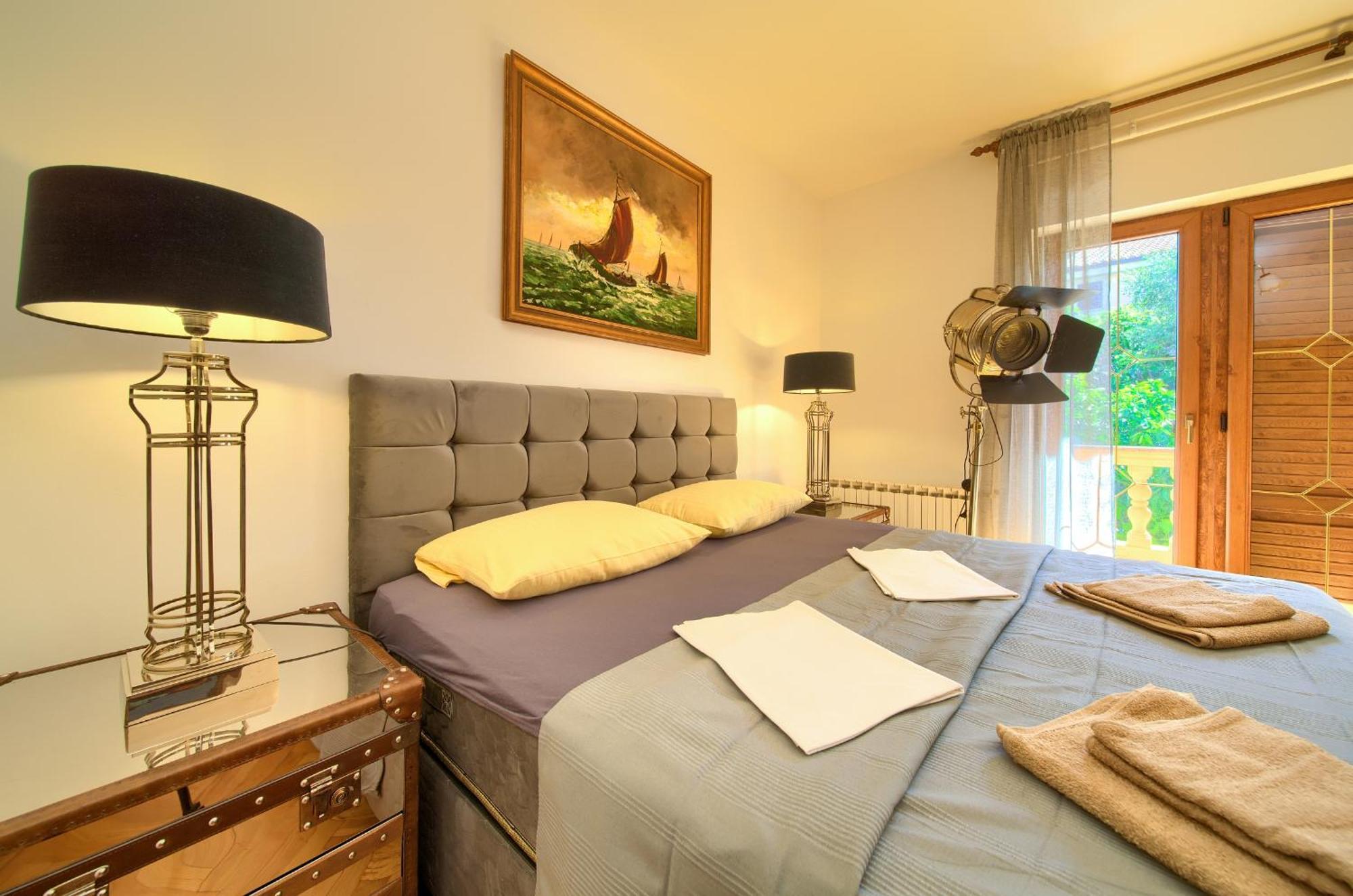 Apartment Bazina - Airconditioning, Parking, 500M From The Beach Krk Town Εξωτερικό φωτογραφία